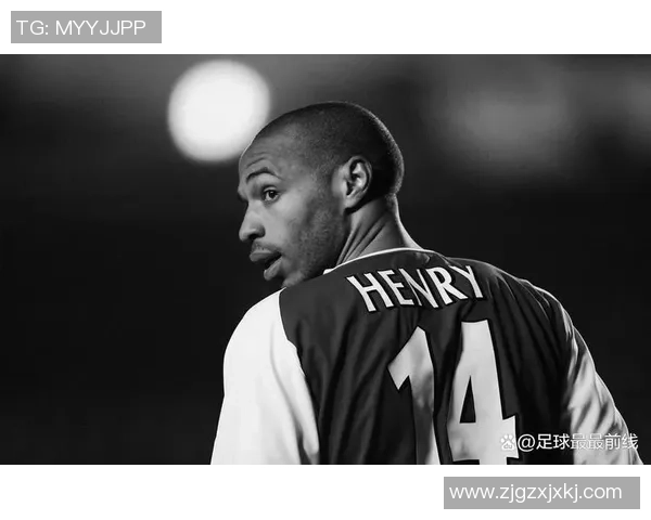 足球明星的名字中带有利字的传奇球员盘点与成就分析