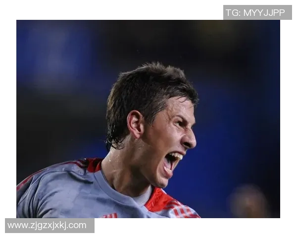 匈牙利足球传奇人物回顾与现役明星球员的精彩表现分析